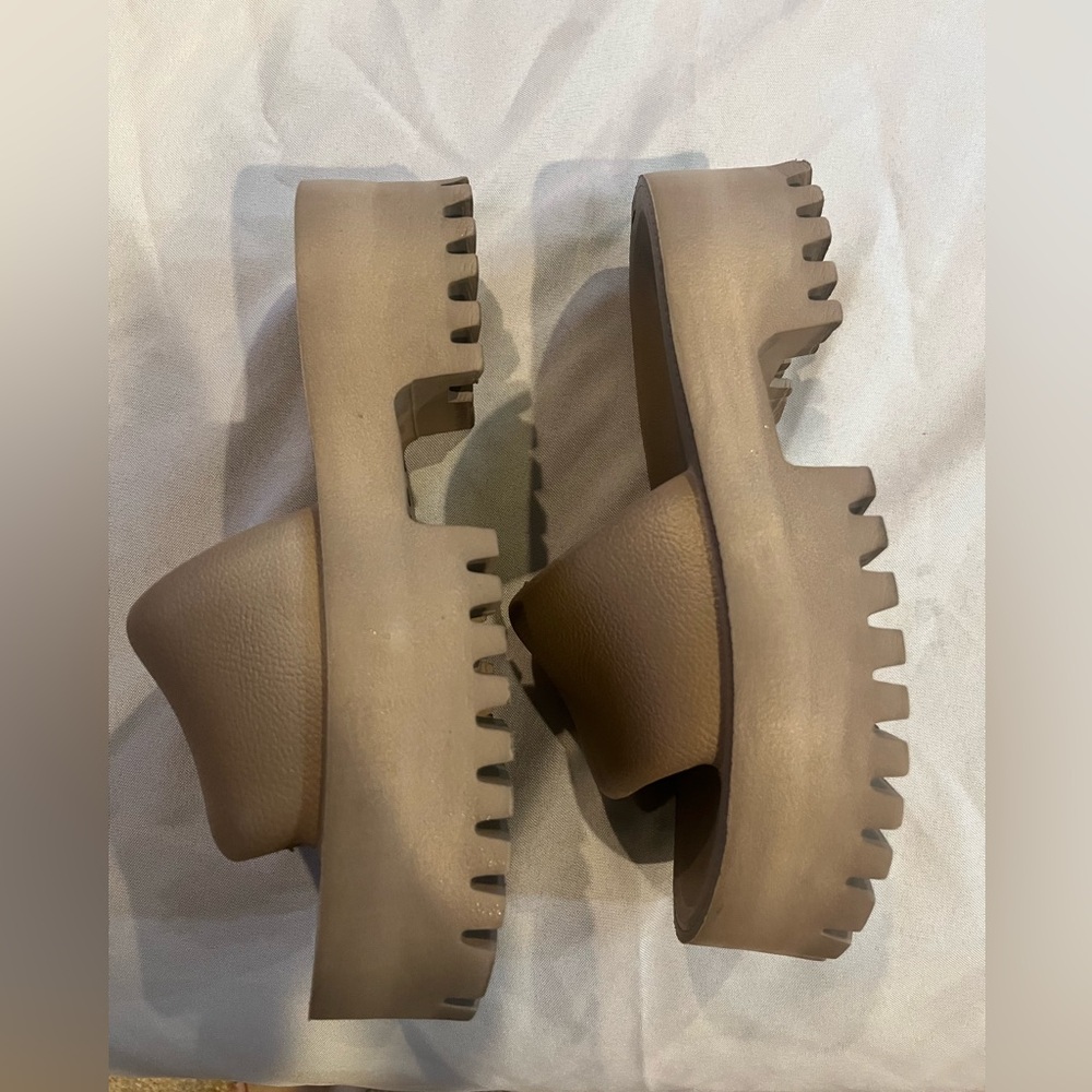 Chunky Jeffrey Campbell slides women’s size 8